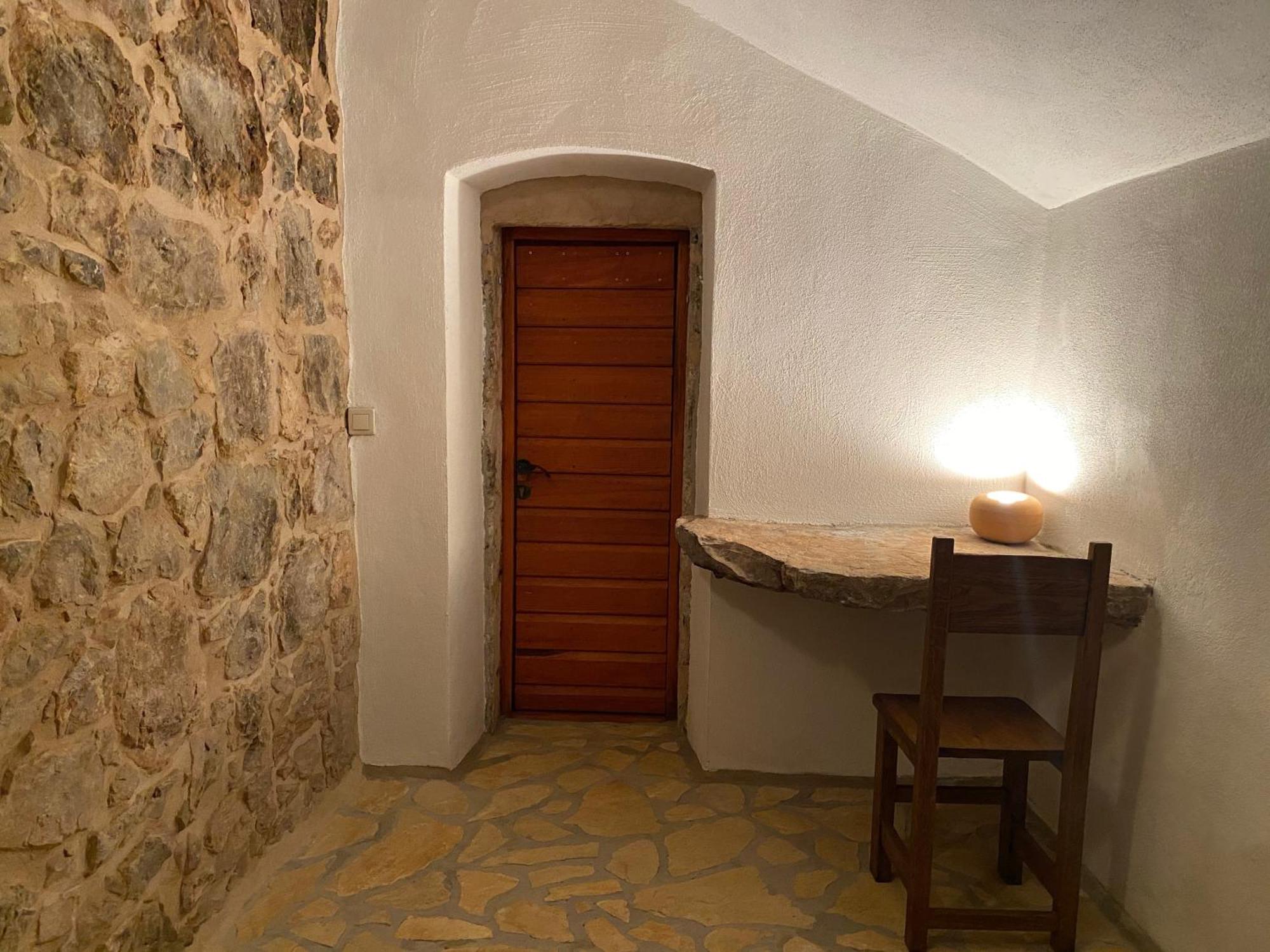 Holiday House With A Swimming Pool Vrbanj, Hvar - 11040 ห้อง รูปภาพ